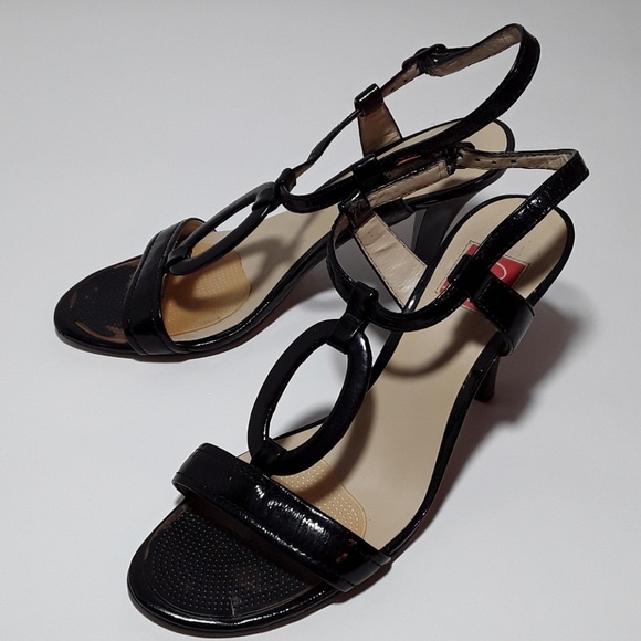 Oscar de la Renta Shoes - Oscar de la Renta black evening sandles